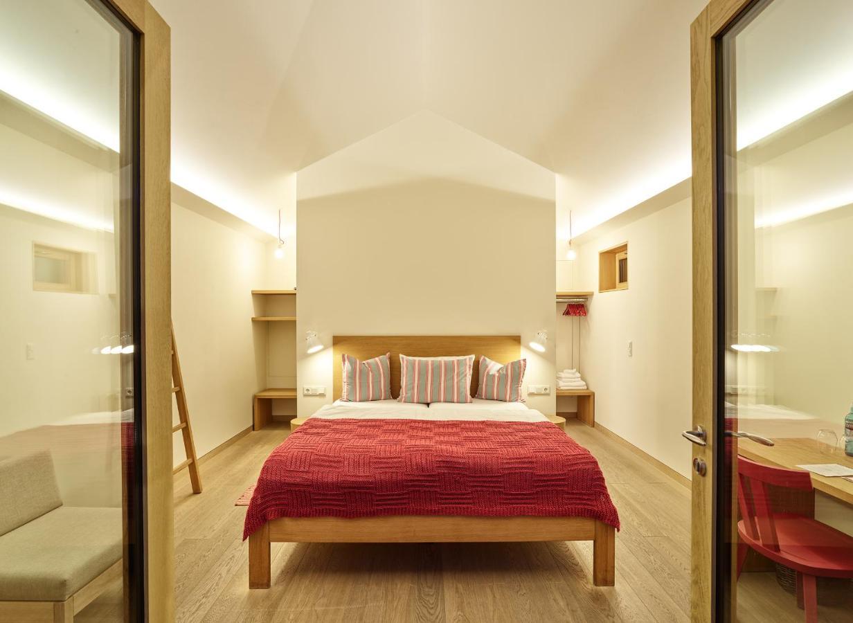 Hotel Weinkulturgut Longen-Schloeder Longuich Esterno foto