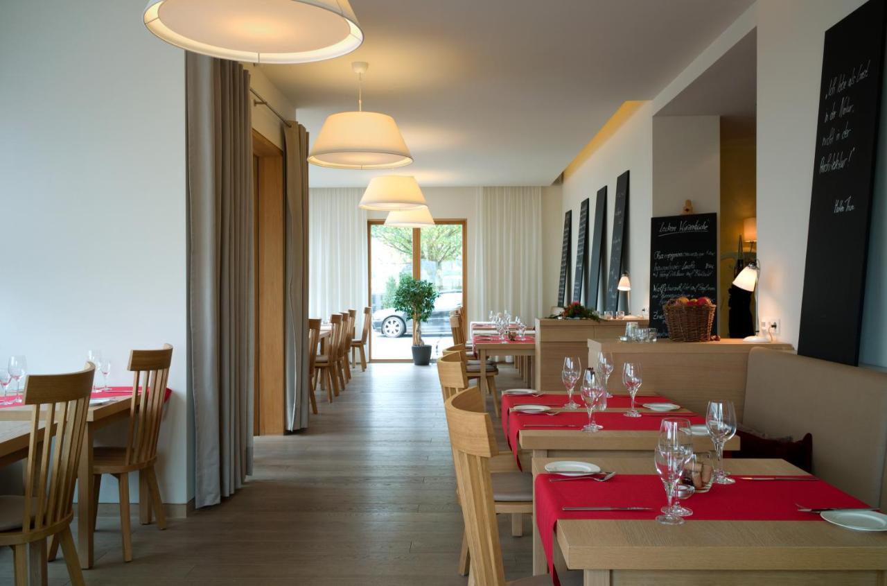 Hotel Weinkulturgut Longen-Schloeder Longuich Esterno foto